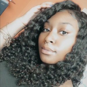 Meet your Posher, Shania